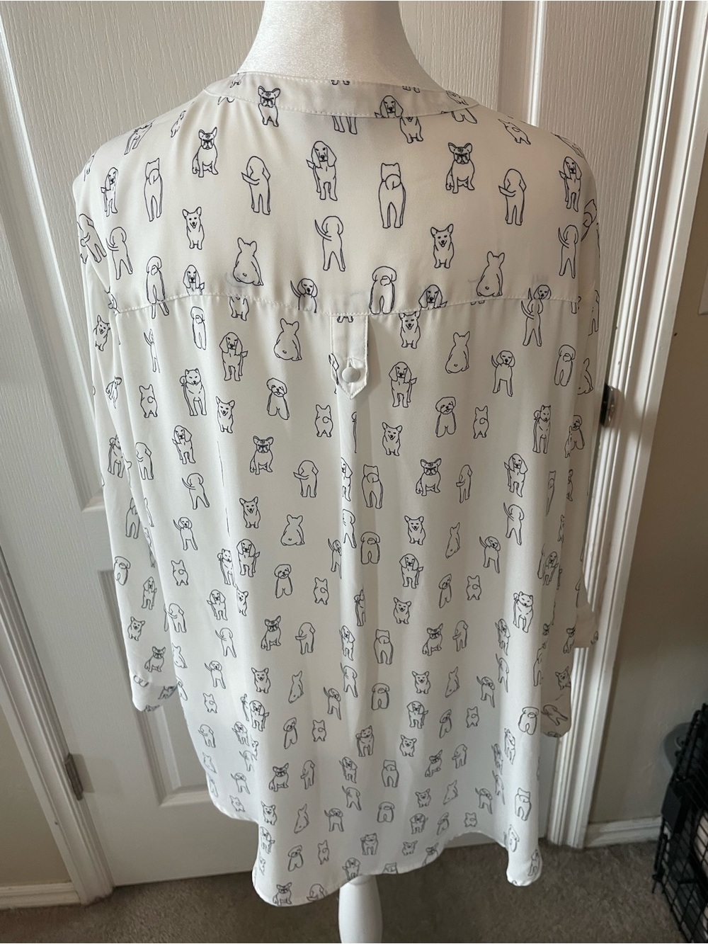 torrid Cream Tunic Top with Black Dog Outline Print - Picture 7 of 16